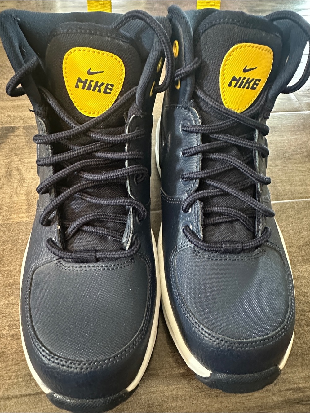 Nike Men’s Navy and Yellow Mid-Top Sneakers